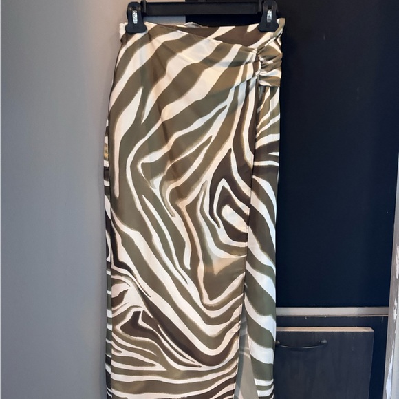 Zara Olive and White Zebra Pencil Skirt - Picture 2 of 4